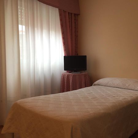 קארבאינו Hotel Restaurante Derby מראה חיצוני תמונה