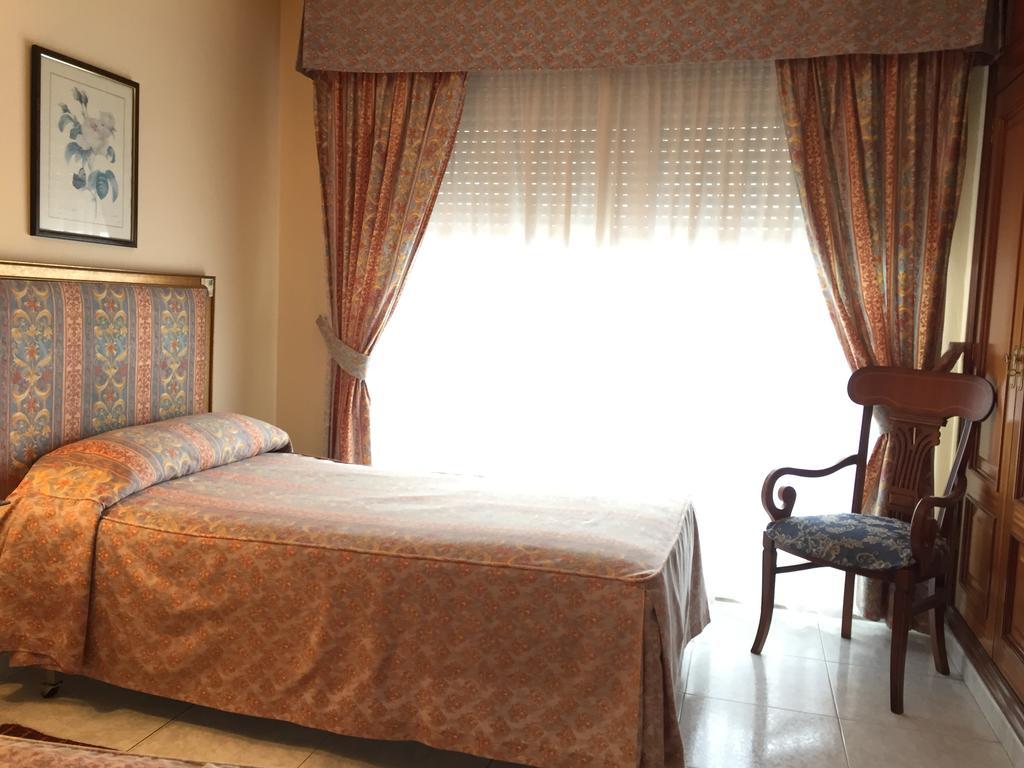 קארבאינו Hotel Restaurante Derby מראה חיצוני תמונה