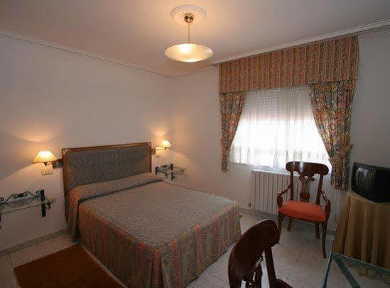 קארבאינו Hotel Restaurante Derby מראה חיצוני תמונה