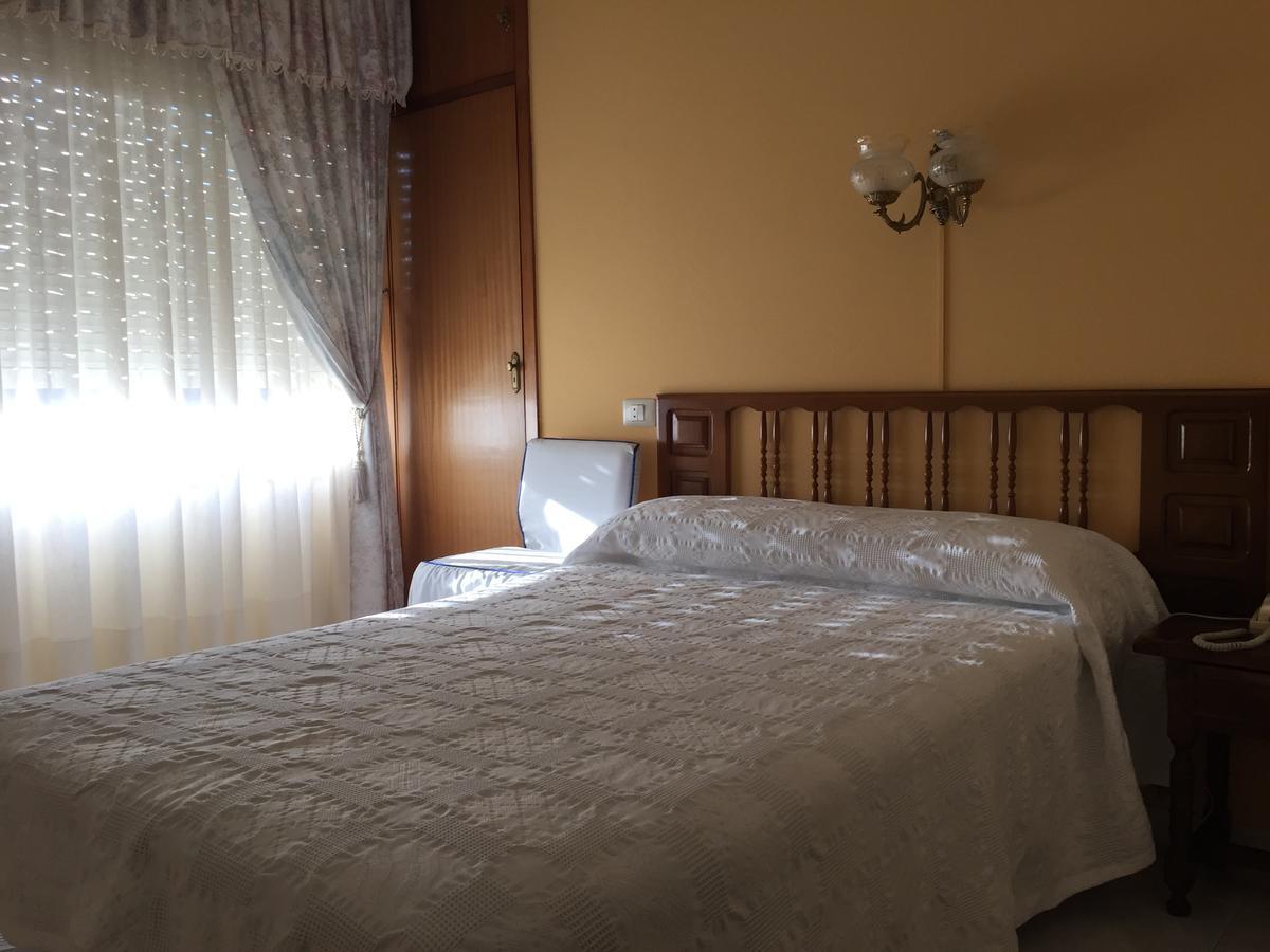 קארבאינו Hotel Restaurante Derby מראה חיצוני תמונה