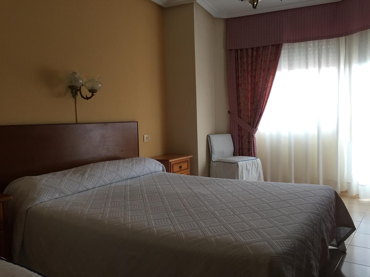 קארבאינו Hotel Restaurante Derby מראה חיצוני תמונה