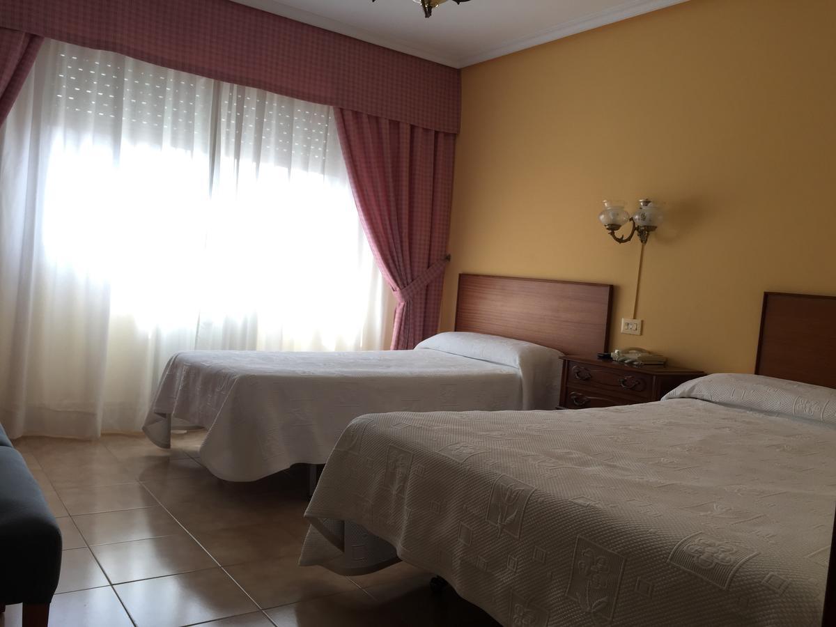 קארבאינו Hotel Restaurante Derby מראה חיצוני תמונה