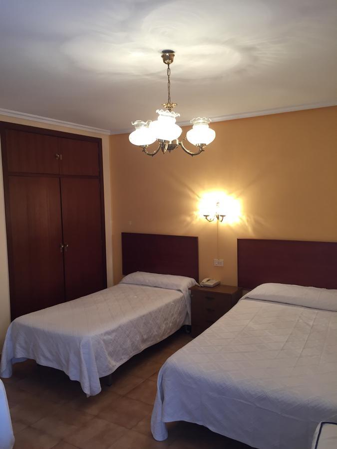 קארבאינו Hotel Restaurante Derby מראה חיצוני תמונה