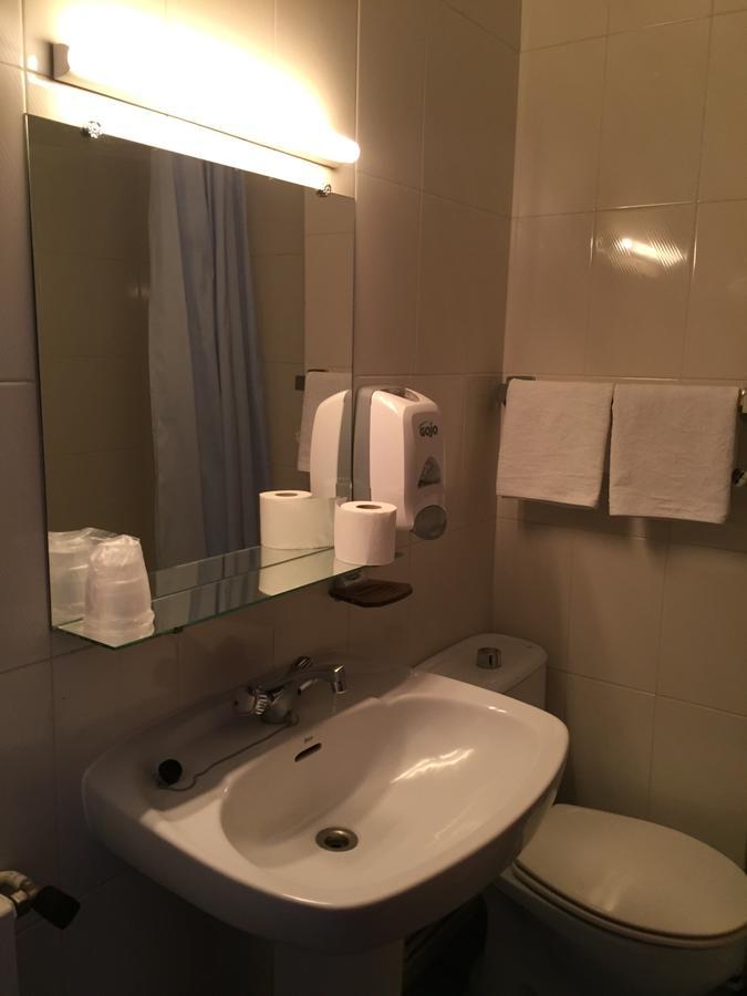 קארבאינו Hotel Restaurante Derby מראה חיצוני תמונה